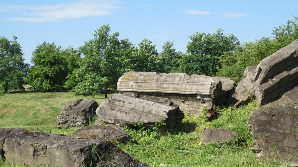 Restos de edificios de Plaszów.