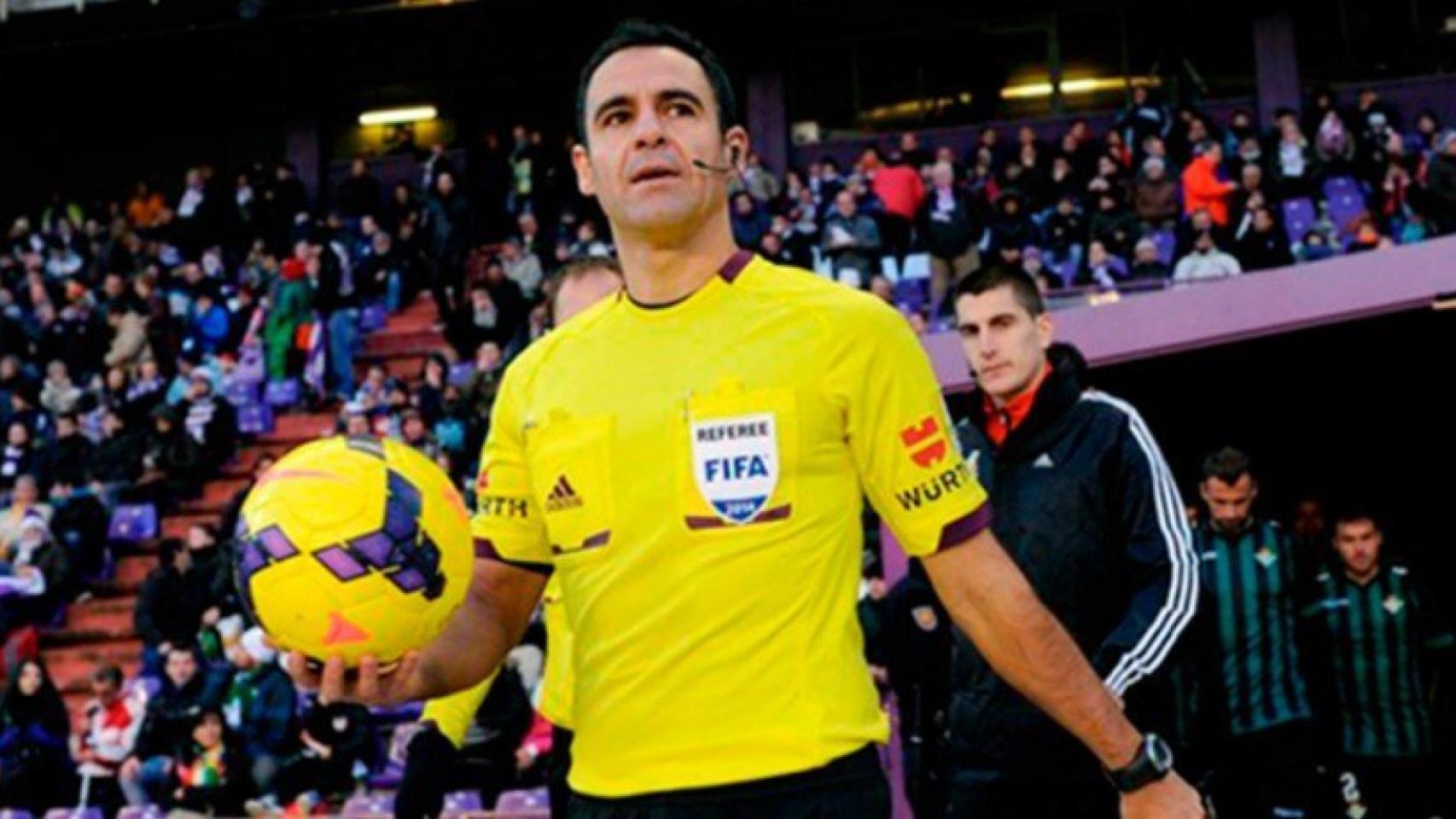 Velasco Carballo, antes de un partido.