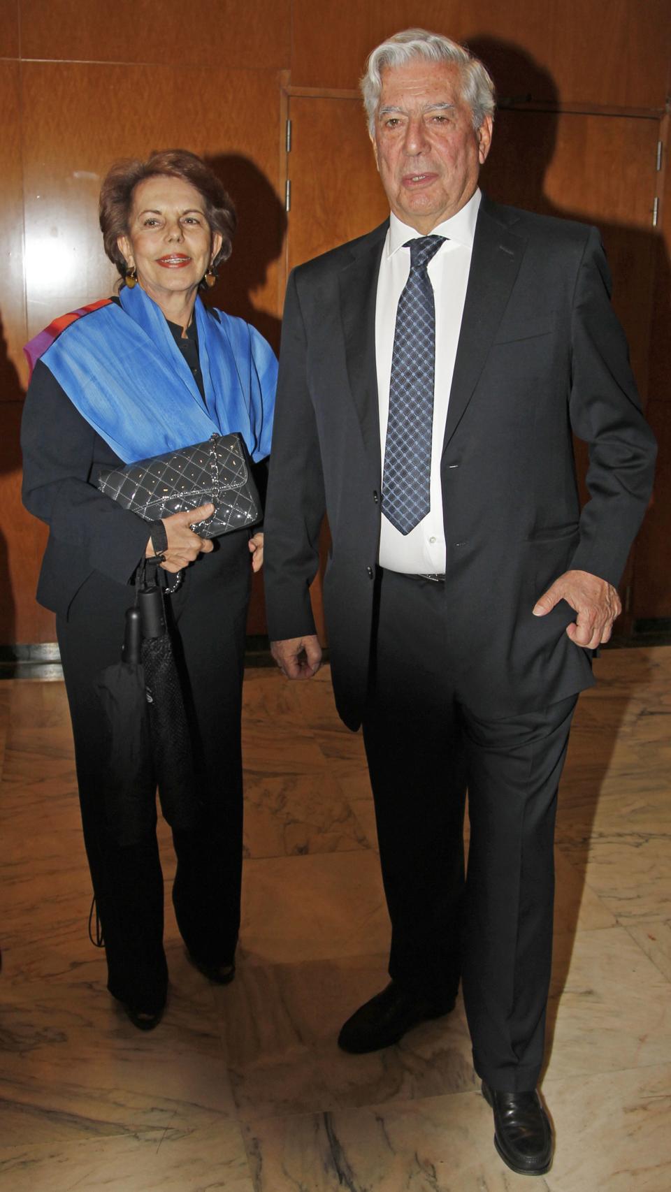 Mario junto a su exmujer.