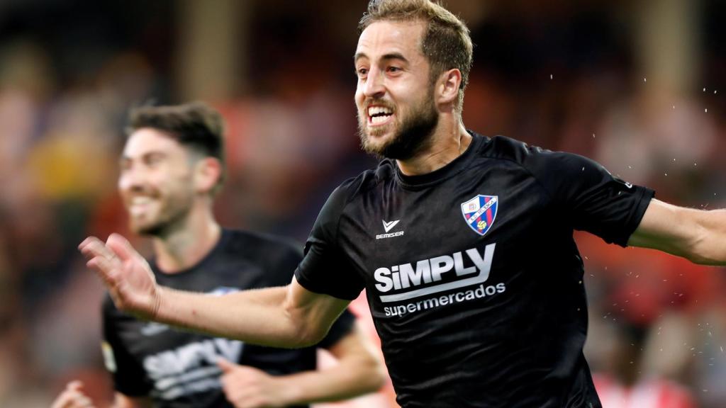 Pulido celebra uno de los goles.