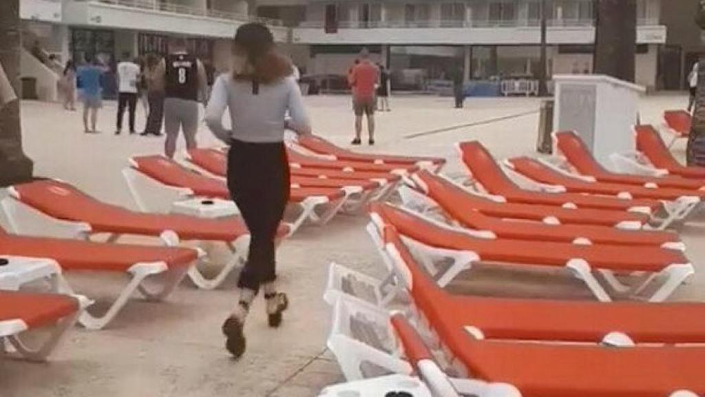 Muchos turistas tuvieron que ser evacuados por las llamas