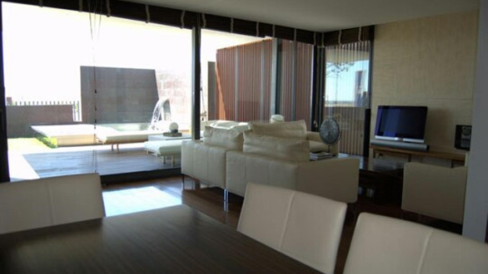 El ático de la polémica de Luis de Guindos en imágenes