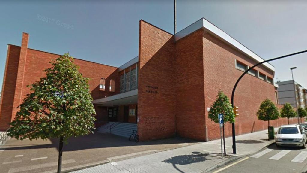 Entrada del colegio San Miguel de Gijón de donde ha sido apartada la maestra