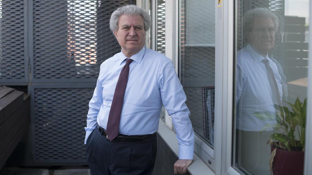 César Antonio Molina.