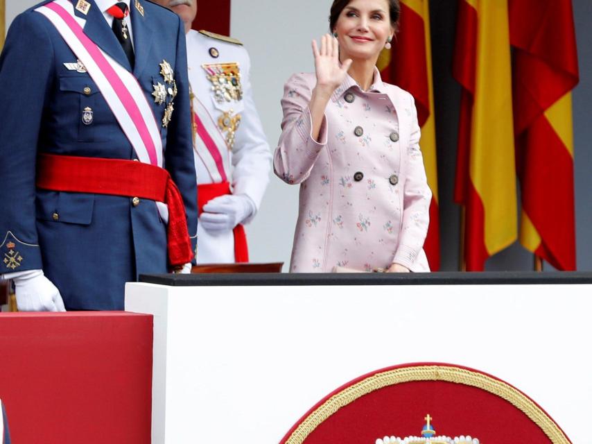 Letizia y el rey en el desfile.