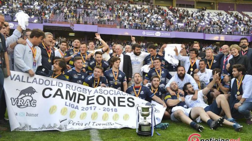 010Valladolid-Final-liga-rugby-zorrilla-vrac-quesos-entrega- copa-