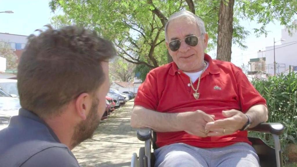 Pepe, el padre de 'El prenda', en su barrio de toda la vida