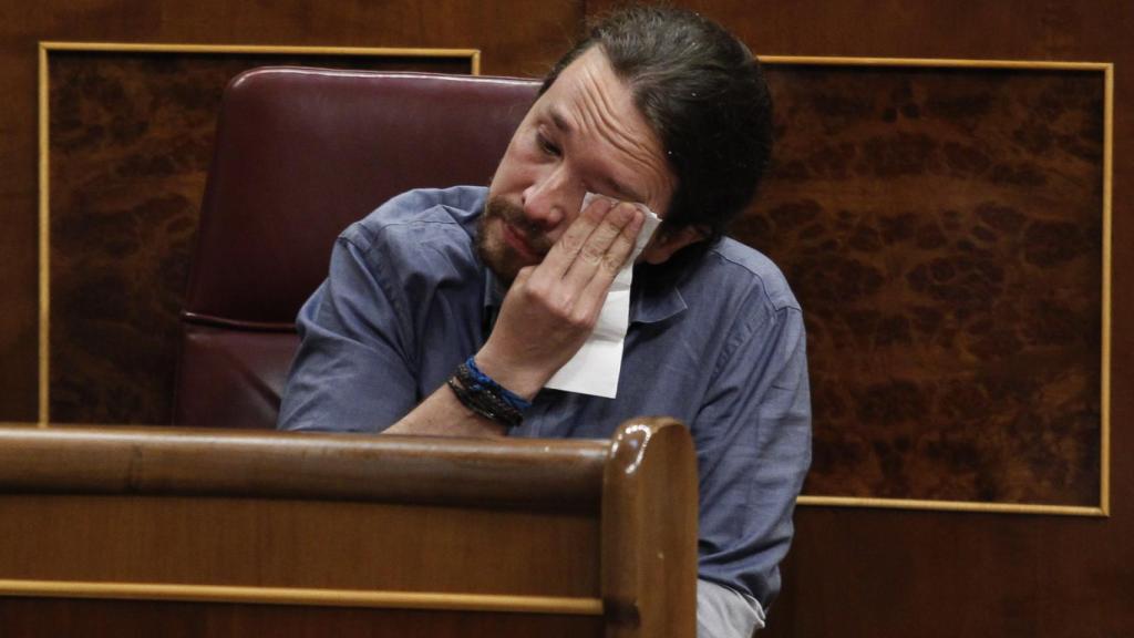 Iglesias llorando mientras recuerda las torturas de 'Billy el niño'.