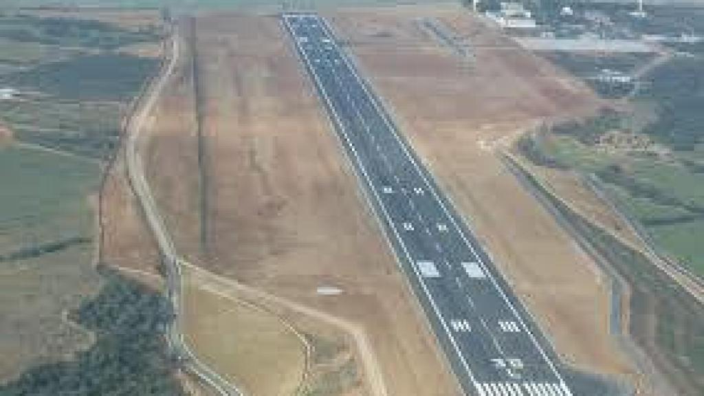 Pista de aterrizaje del aeropuerto.