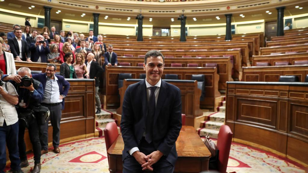 Pedro Sánchez posa para los medios.