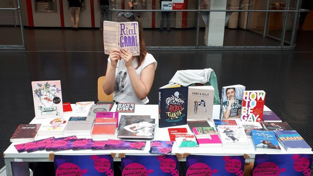 Uno de los stand de las jornadas de “autodeterminación de género y sexual” en la Universidad de Bielefeld.