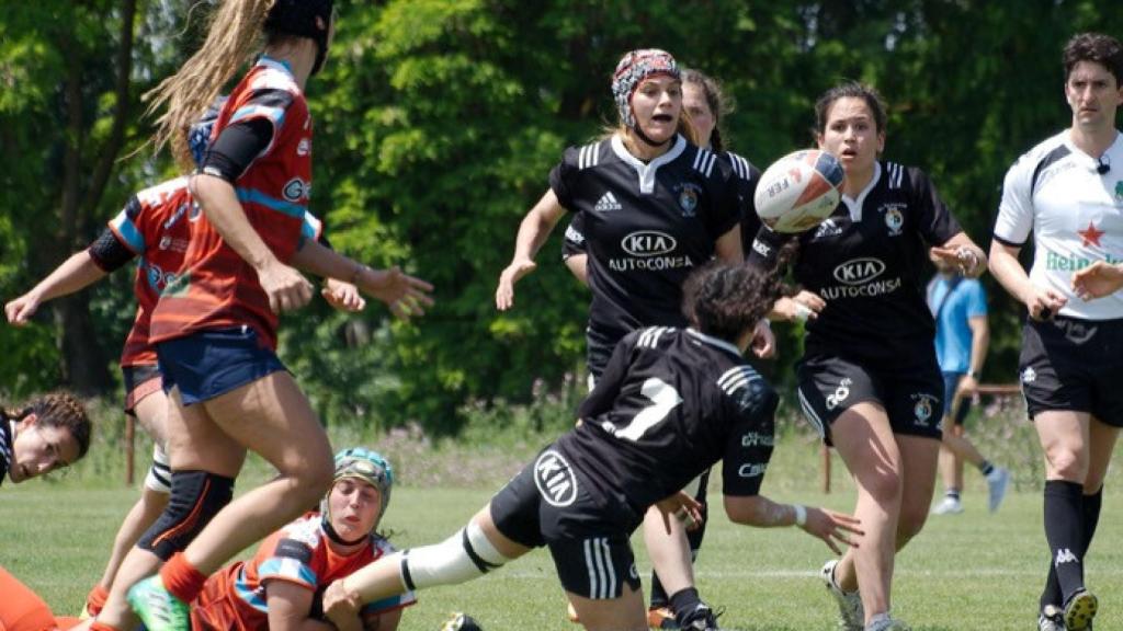 el salvador femenino sanse