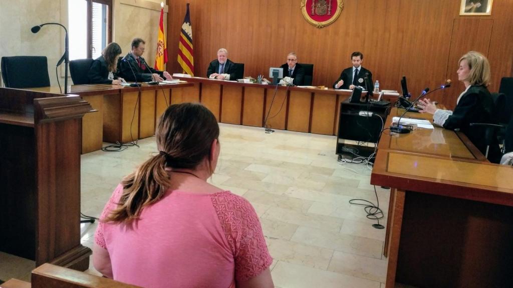 La procesada, de 35 años, que ha aceptado este lunes al condena