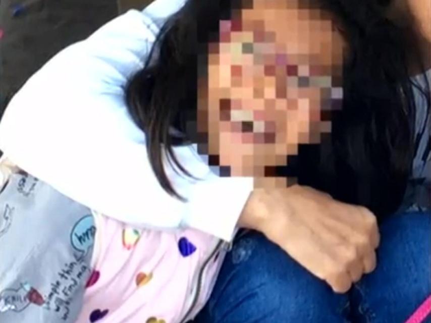 El padre no llegó a ver a la niña salir del edificio