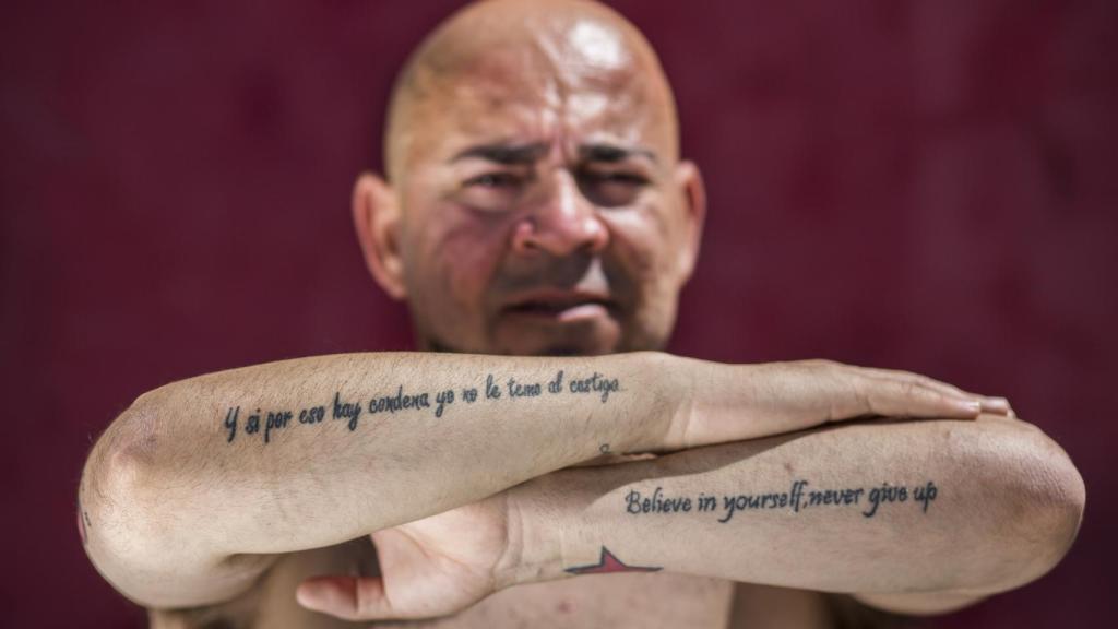 La biografía de Luis ha sido recogida en el libro 'Oficio de Héroe' por la periodista Nuria Sánchez-Gey.