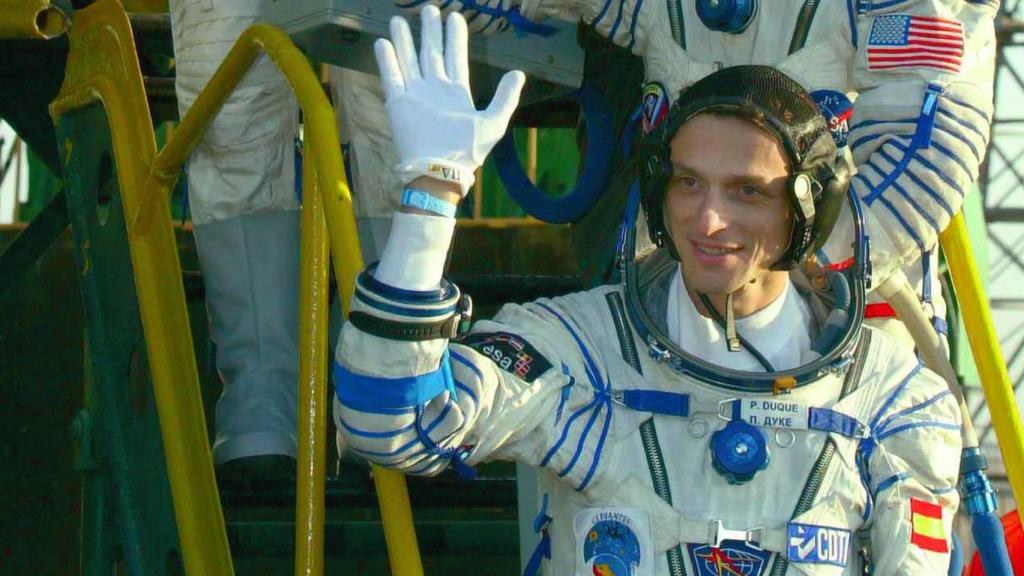 Pedro Duque preparándose para el despegue en 2003.