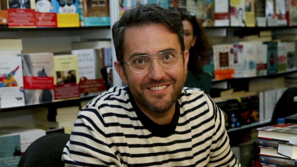 El ministro en la Feria del Libro.