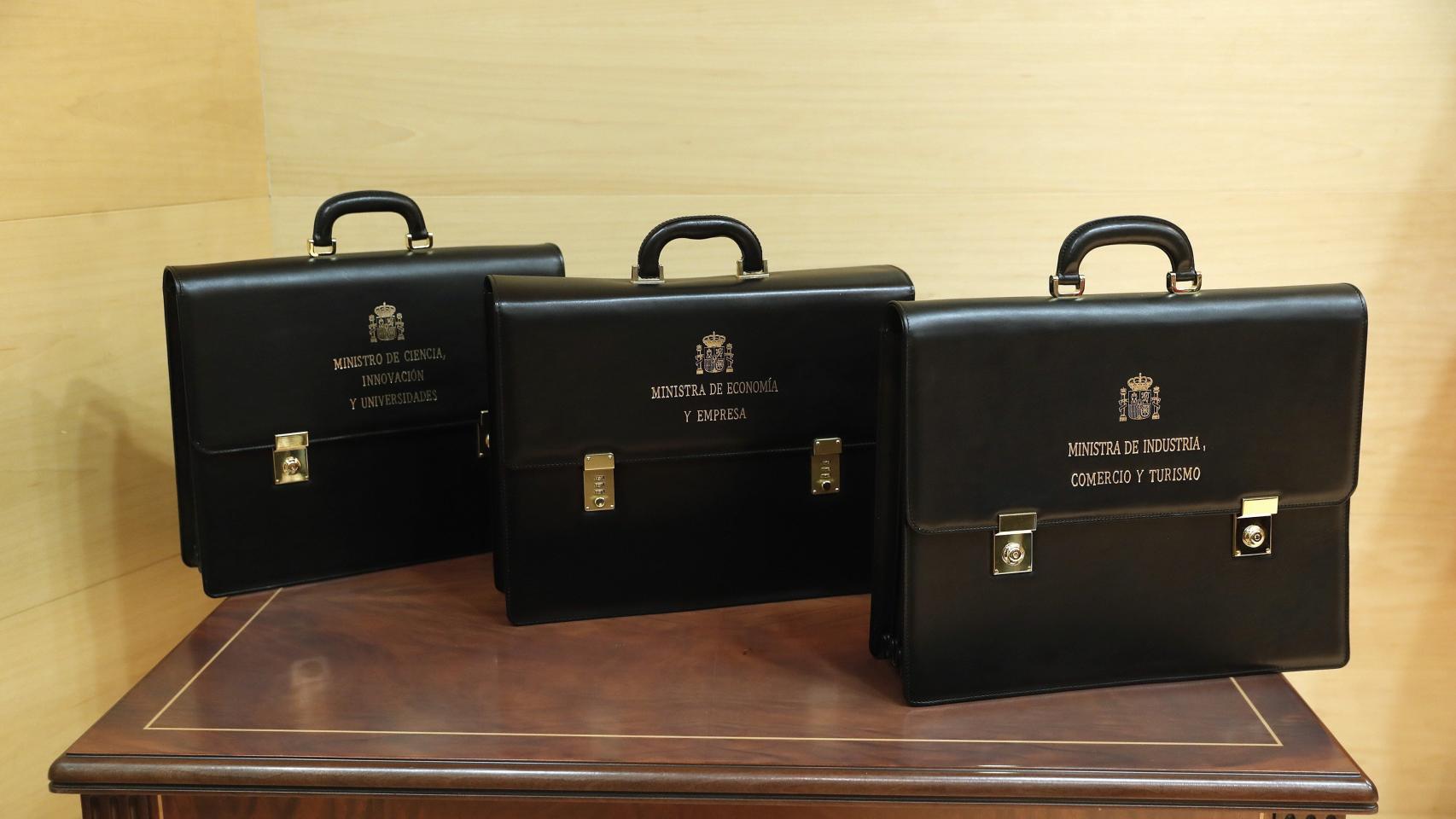 La toma de posesión de los ministros de Sánchez, en imágenes