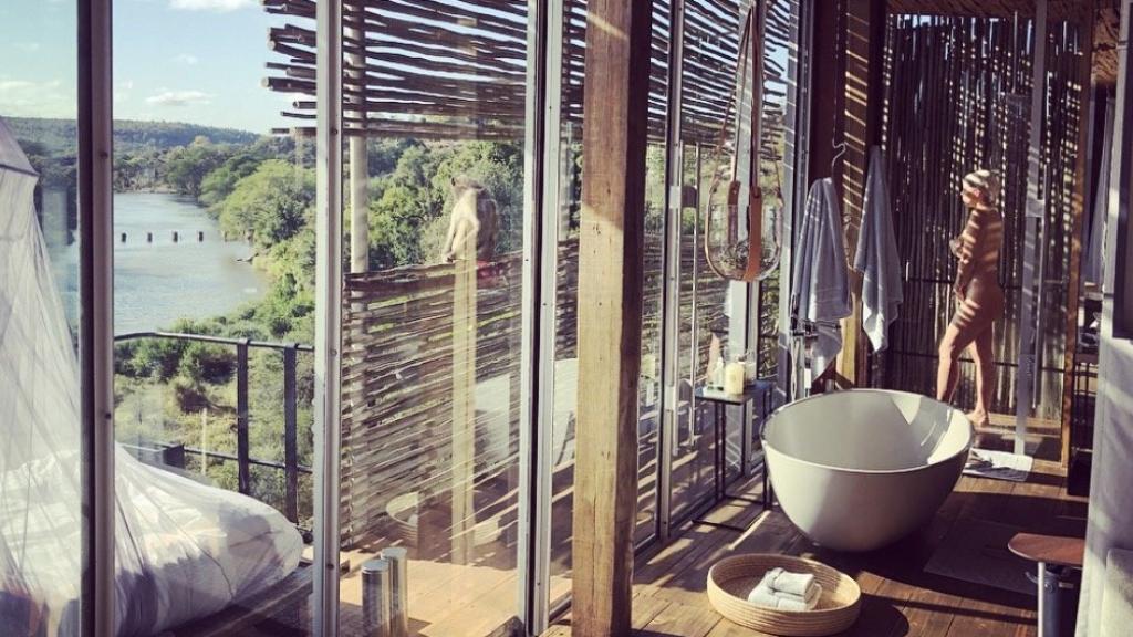 Wanda Nara, desnuda en la ducha