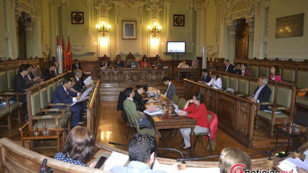 Valladolid-pleno-junio-ayuntamiento-013