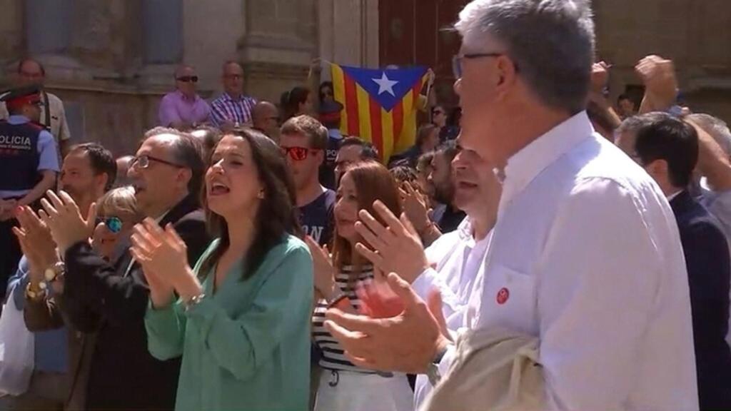 Inés Arrimadas y otros dirigentes increpados en Vic.