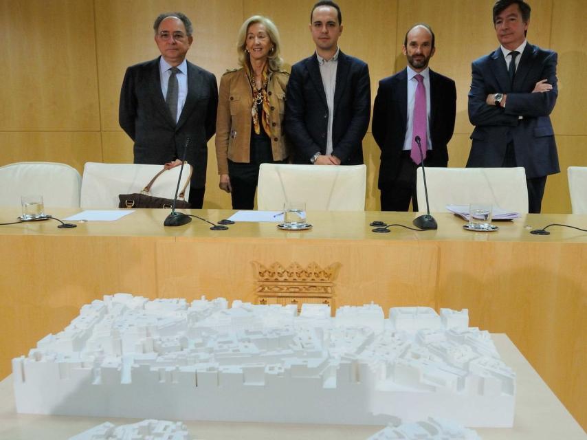 Lamela con Sobrini y Calvo, en el Ayuntamiento.