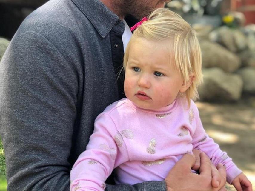 Bode Miller junto a la pequeña Emeline.