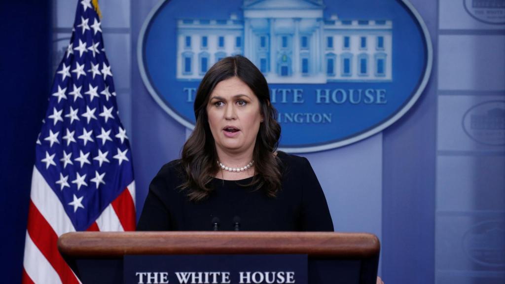 Sarah Sanders alude a la Biblia para defender la política antiinmigración de Trump