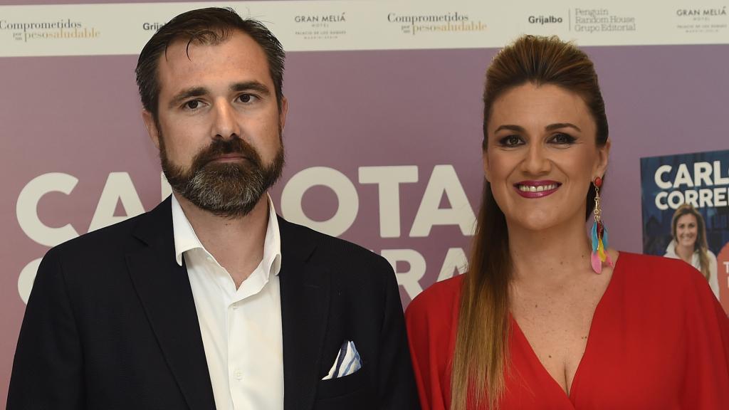 Carlota y su marido en un evento.