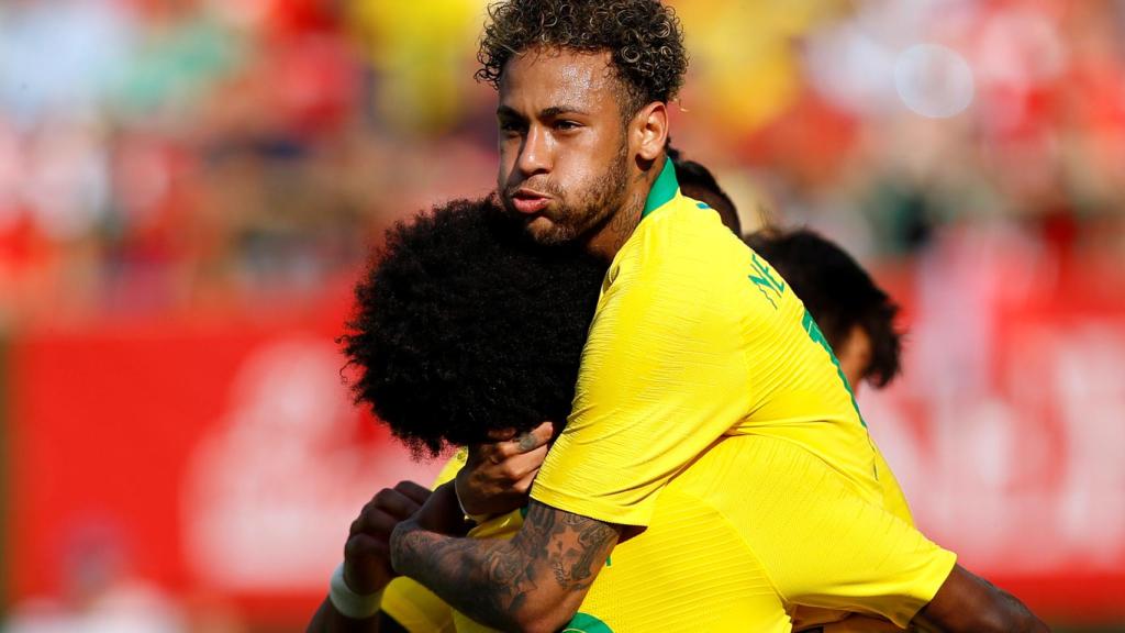 Neymar celebra un gol.