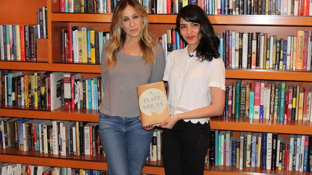 Sarah Jessica Parker y Fatima Farheen Mirza.