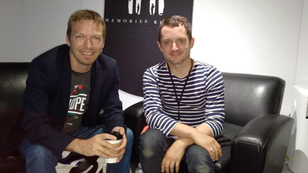 Yoan Fanise, director de 11-11 Memories Retold y Elijah Wood que pone voz a Harry.