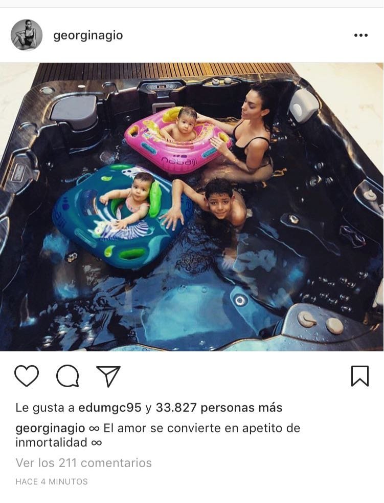 Georgina y su baño en el jacuzzi
