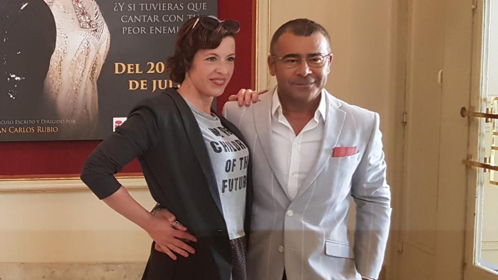 El catalán junto a su compañera de reparto, Marta Ribera.