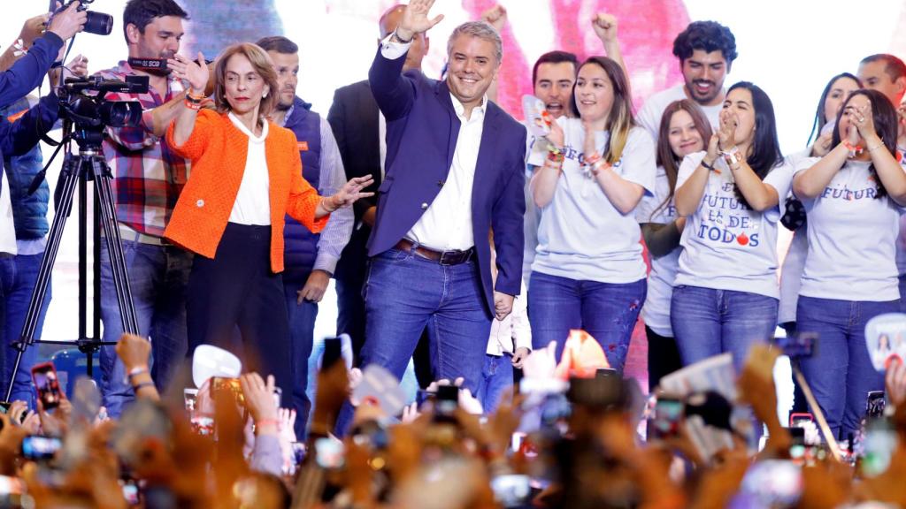 Iván Duque celebrando la victoria