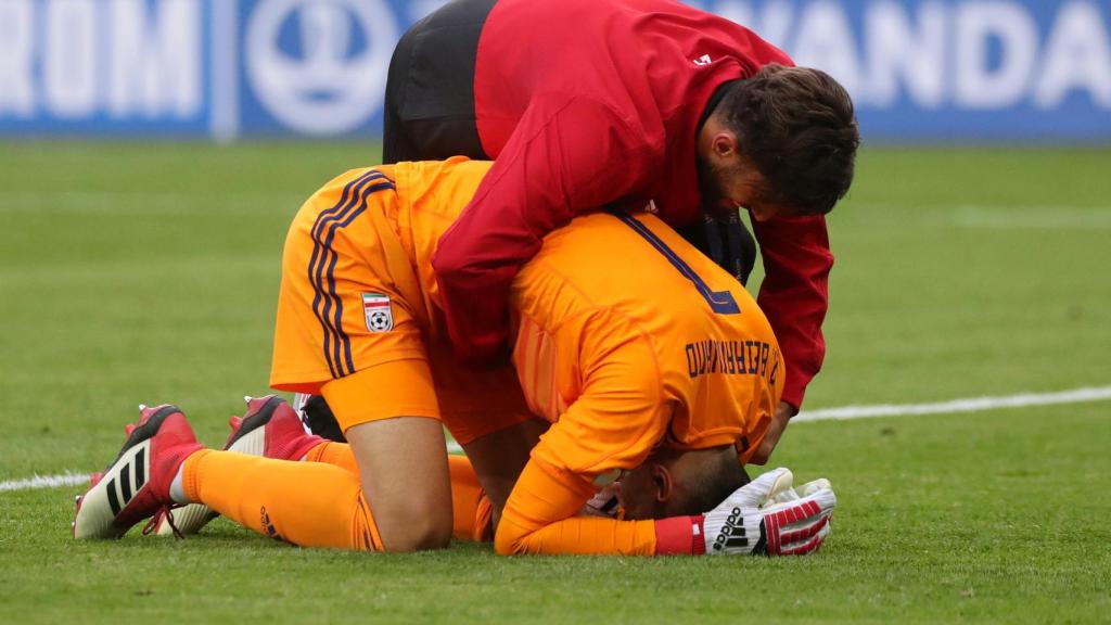 Beiranvand celebra emocionado el triunfo de Irán.