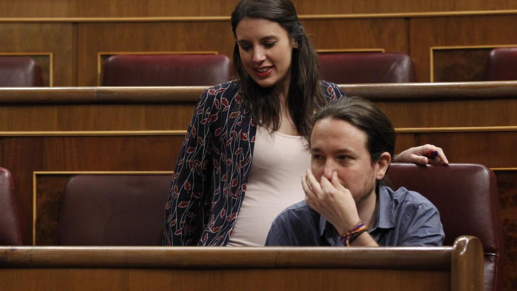 Irene Montero y Pablo Iglesias en el Congreso.