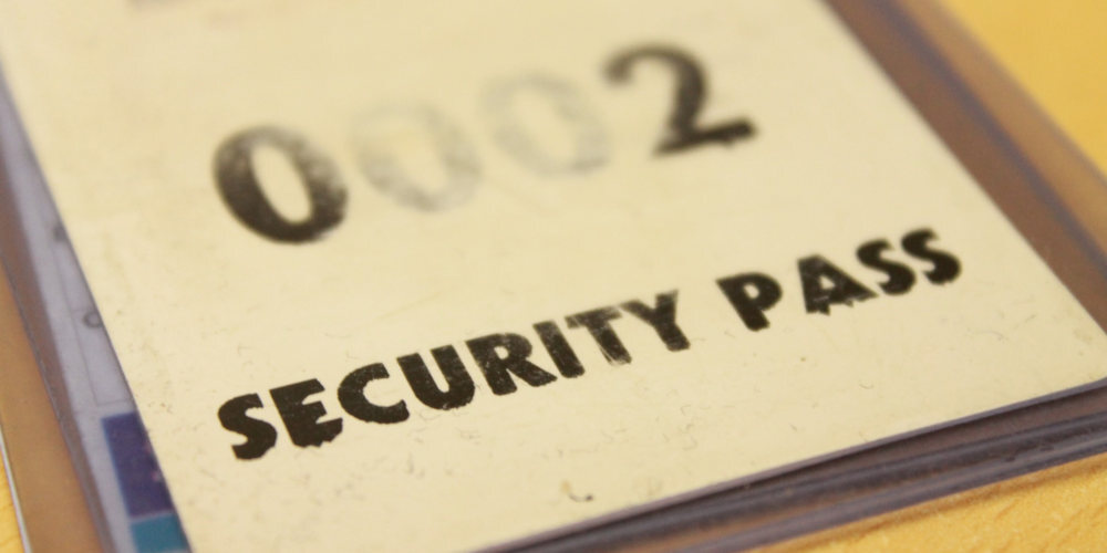 tarjeta seguridad puerta