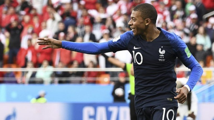 Evra aconseja a Mbappé... criticando a Neymar