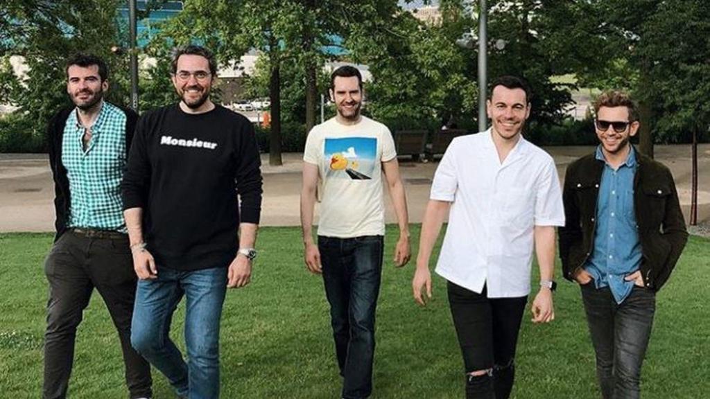 Màxim con sus amigos en Londres.