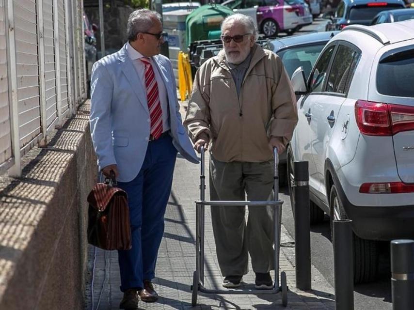 Alfredo Bea Gondar a su llegada al juicio oral contra el periodista Nacho Carretero.
