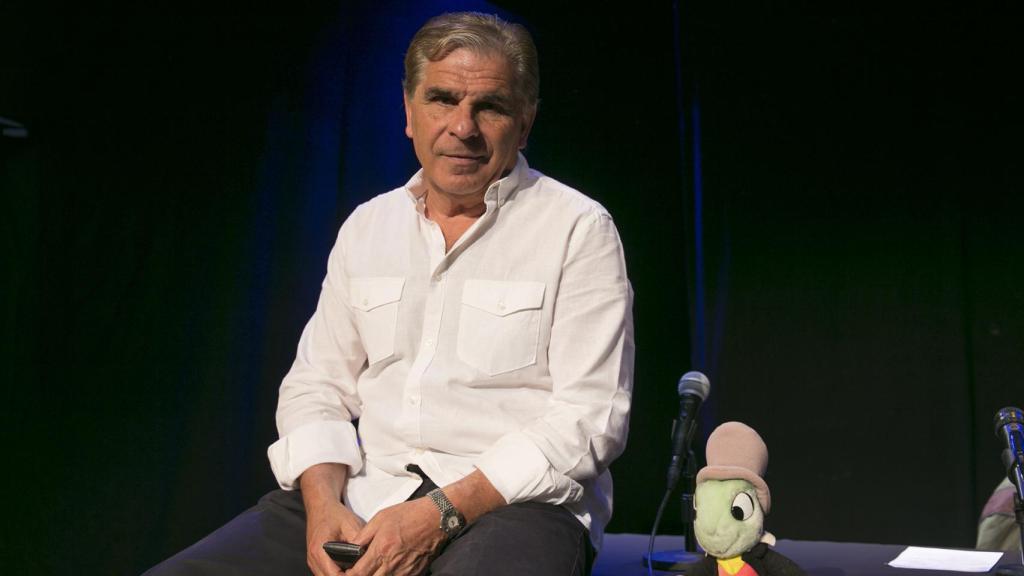 Pedro Ruiz presentando su show Confidencial.