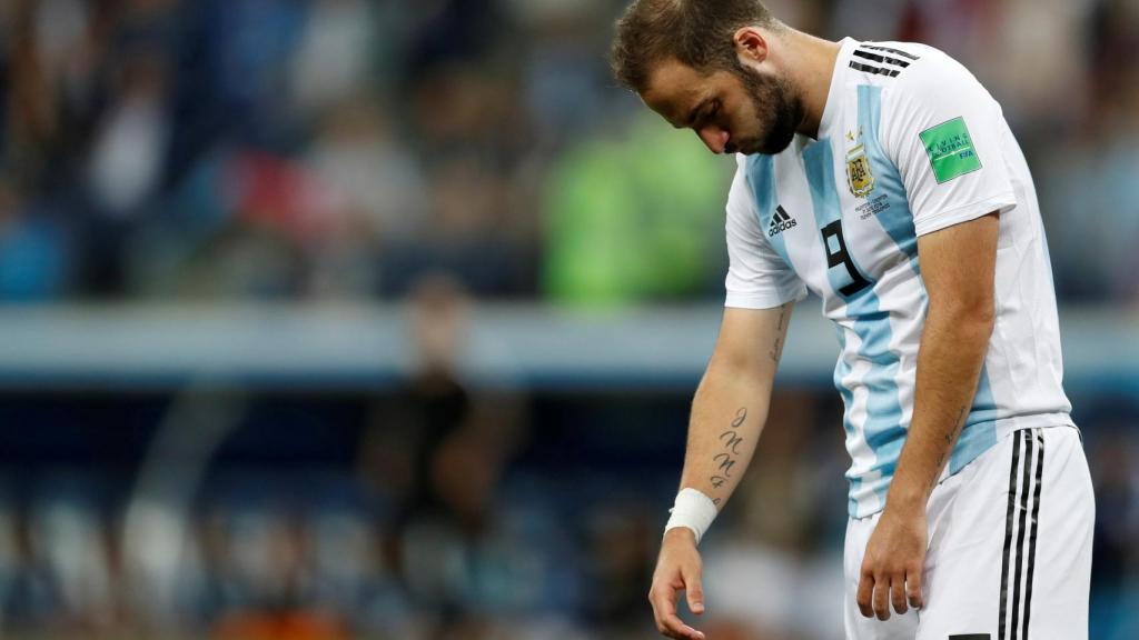 Higuaín, que fue suplente, apenas tuvo oportunidad de hacer algo en el encuentro