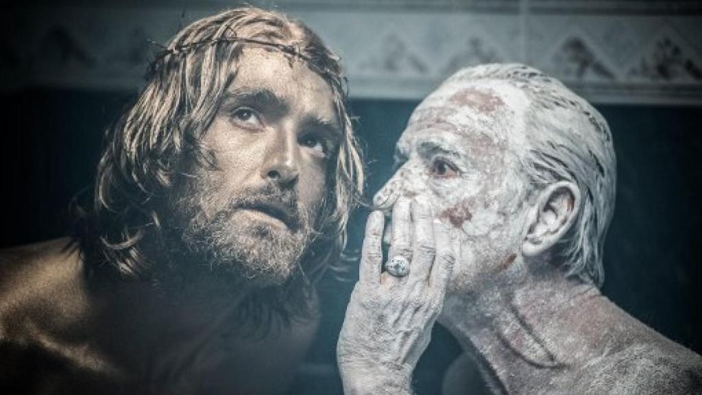 Image: Imanol Arias abre el testamento de Atienza