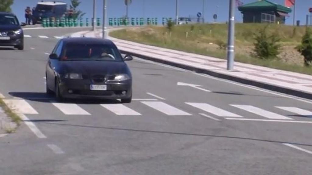 Uno de los vehículos en los que Prenda, Escudero y Boza han abandonado la cárcel.