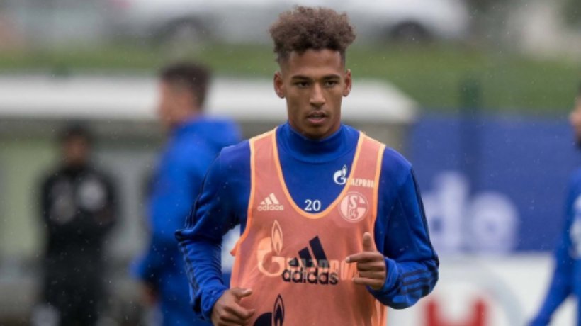 Kehrer durante un entrenamiento del Schalke. Foto: Twitter (@s_04).