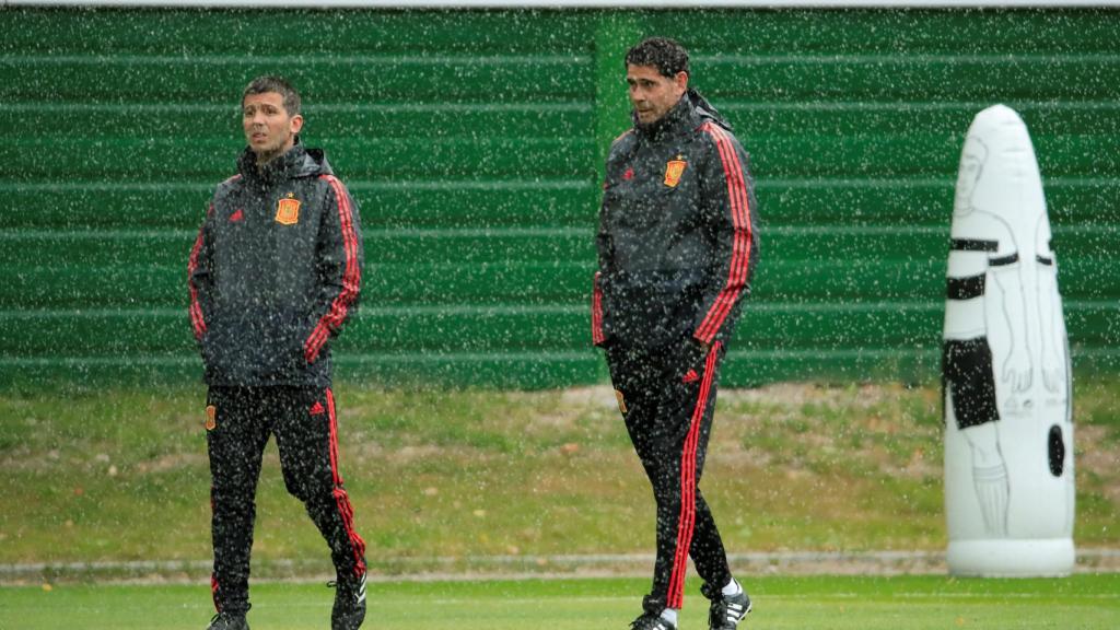 Albert Celades y Fernando Hierro.