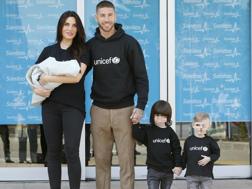 Pilar Rubio y Sergio Ramos el día de la presentación del pequeño.