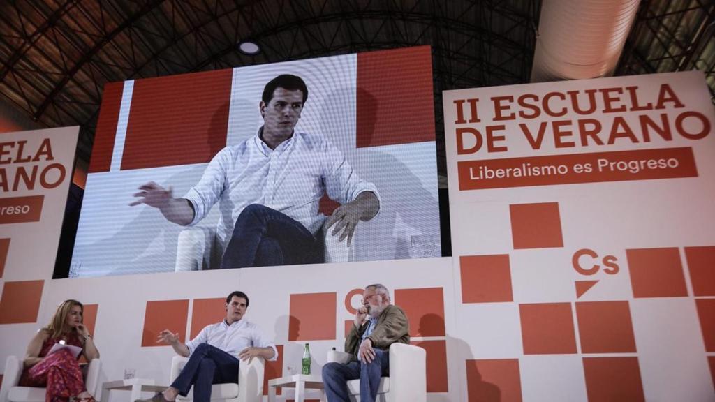 Albert Rivera y Savater han mantenido un diálogo que ha moderado la periodista Esther Jaén.