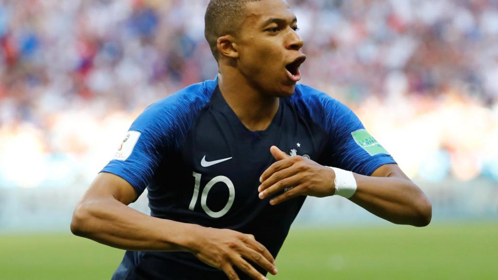 Mbappé celebra su gol.